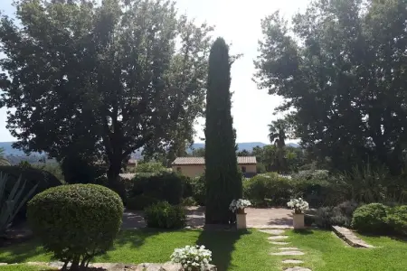 Villa 6 pers. Grimaud, piscine et vue sur le château : photo 8