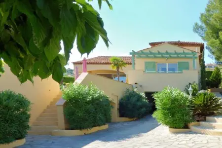 Villa 3 chambres avec piscine privée à Saint-Aygulf : photo 10