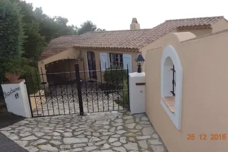 Villa Nadine aux Issambres : piscine vue mer : photo 7