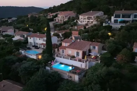 Villa Nadine aux Issambres : piscine vue mer : photo 31