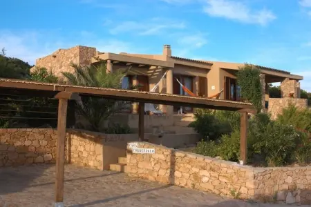 Casa Corbezzolo : maison 6 pers. avec piscine à Trinità d'Agultu : photo 1