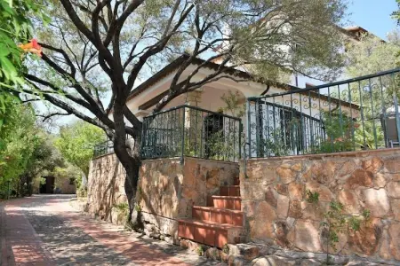 Maison 3 pièces avec jardin et terrasse couverte : photo 3