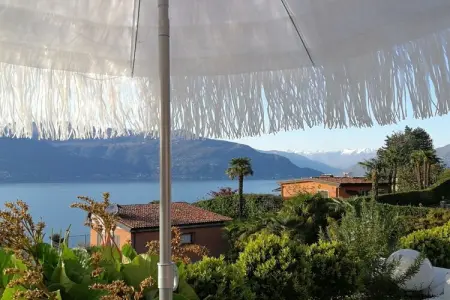 Maison vue lac Porto Valtravaglia, terrasse 28 m²