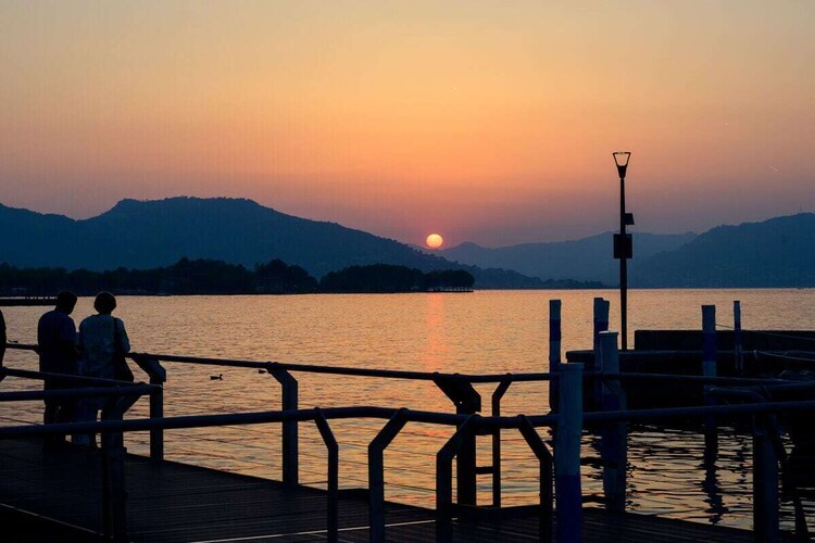 Maison au bord du lac d'Iseo avec piscine chauffée - Photo 9