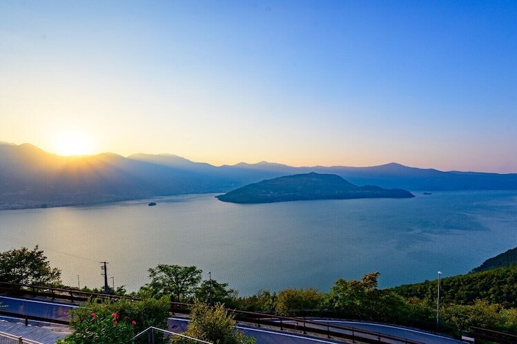 Maison au bord du lac d'Iseo avec piscine chauffée - Photo 12