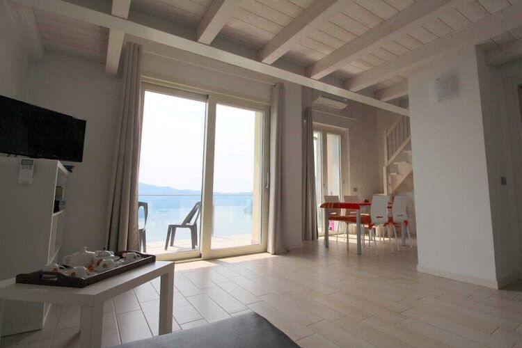 Maison au bord du lac d'Iseo avec piscine chauffée - Photo 17