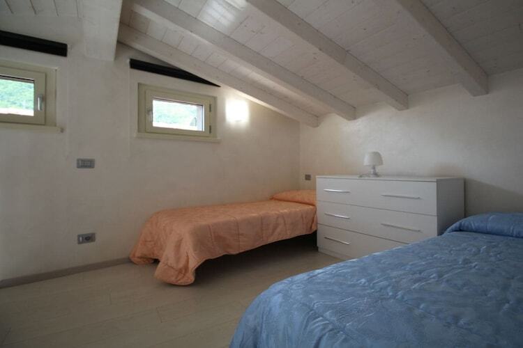 Maison au bord du lac d'Iseo avec piscine chauffée - Photo 21