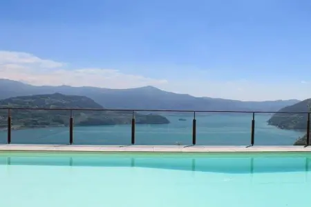 Maison au bord du lac d'Iseo avec piscine chauffée