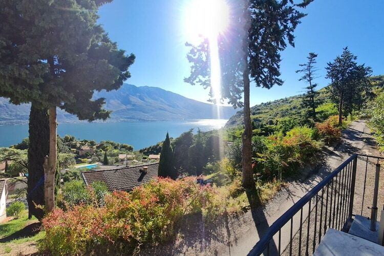 Maison isolée sur le Garda avec vue panoramique - Photo 2