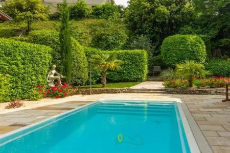 Maison 2 appartements indépendants avec piscine et vue lac