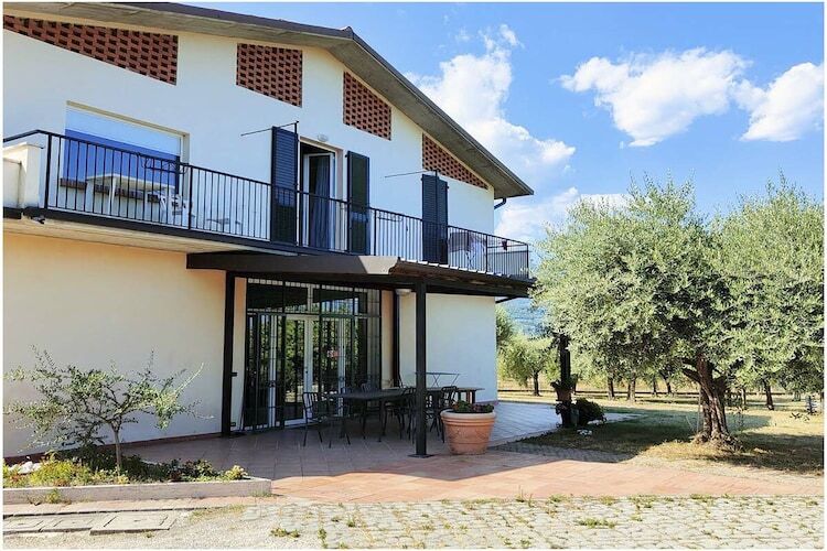 Appartement 3 chambres avec piscine et vue lac - Photo 2