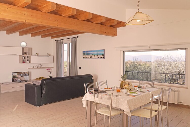 Appartement 3 chambres avec piscine et vue lac - Photo 13