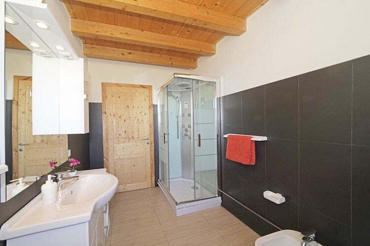 Appartement 3 chambres avec piscine et vue lac - Photo 15