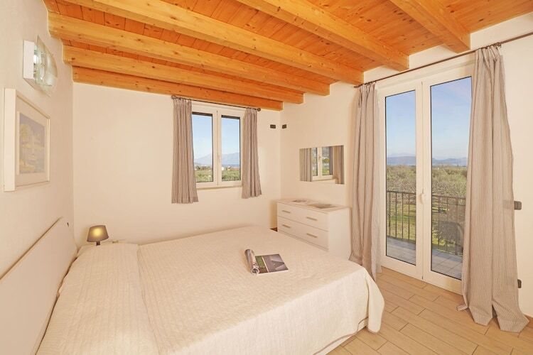 Appartement 3 chambres avec piscine et vue lac - Photo 16