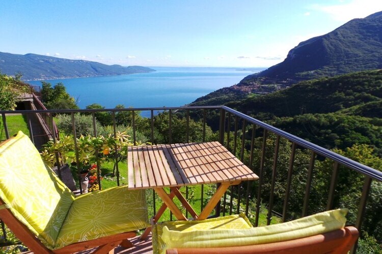 Maison Tignale-Gardola : terrasse face au lac - Photo 9