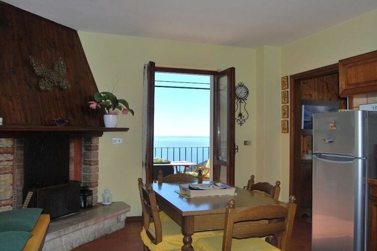 Maison Tignale-Gardola : terrasse face au lac - Photo 13