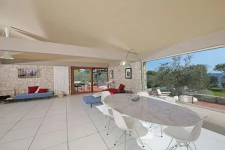 Villa Elena, architecture 1960 avec piscine et accès lac : photo 15