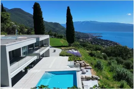 Villa 180 m² avec ascenseur et espace bien-être à Salo