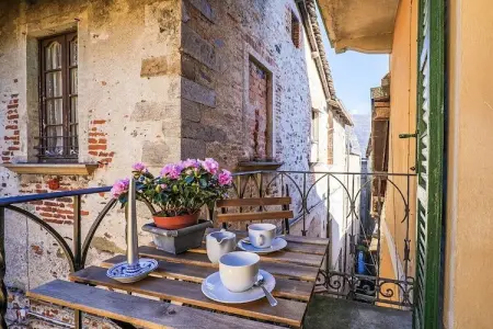 Appartement rénové 2023, 2 balcons face au lac à Cannobio