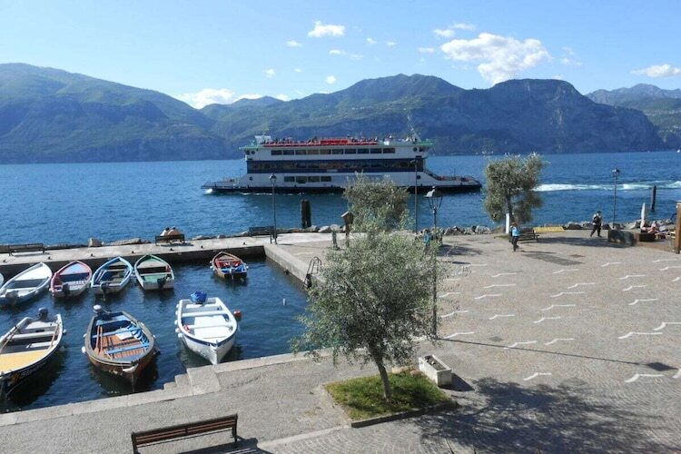 Maison rénové 2 chambres terrasse lac à Brenzone - Photo 25