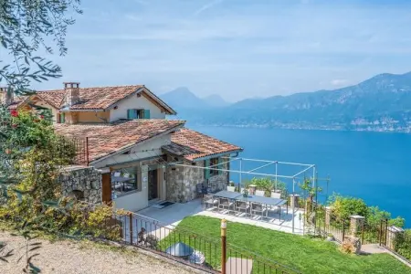 Villa 6 chambres avec vue lac de Garde et bassin privé