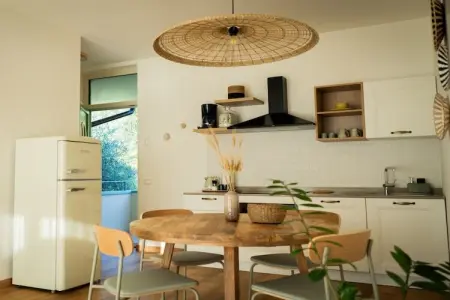 Maison neuve 4 pers. avec vue à Brenzone sul Garda