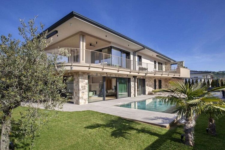 Villa Olivida à Garda : 2 appartements, piscine chauffée - Photo 1