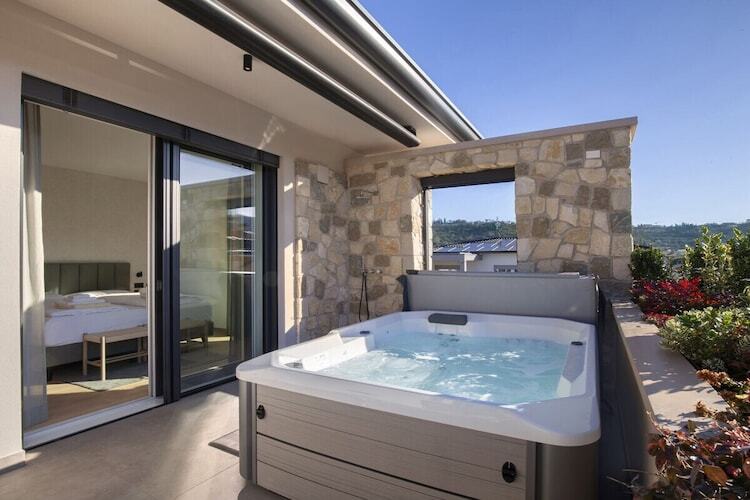 Villa Olivida à Garda : 2 appartements, piscine chauffée - Photo 9