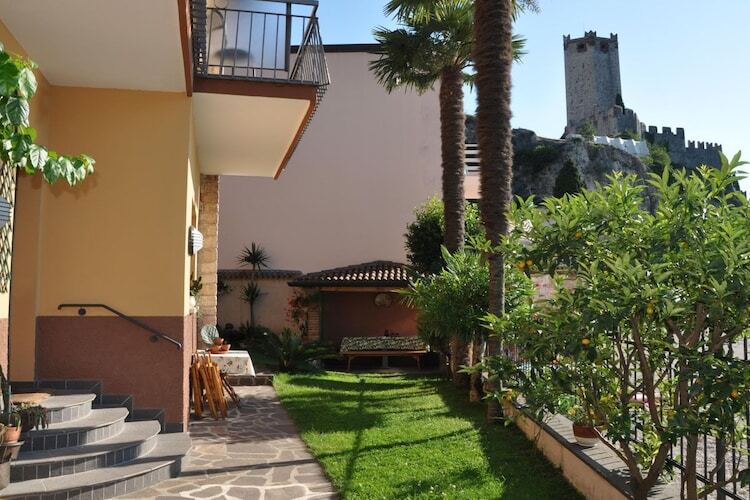 Maison au bord du lac à Malcesine, balcon vue eau - Photo 4