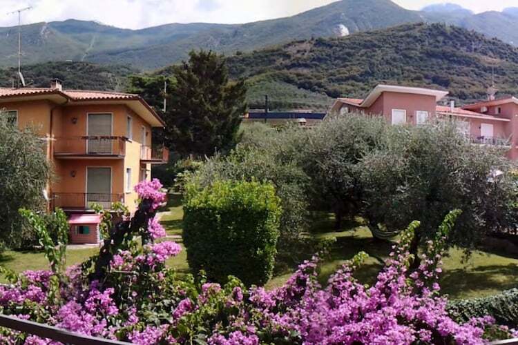 Maison au bord du lac à Malcesine, balcon vue eau - Photo 12