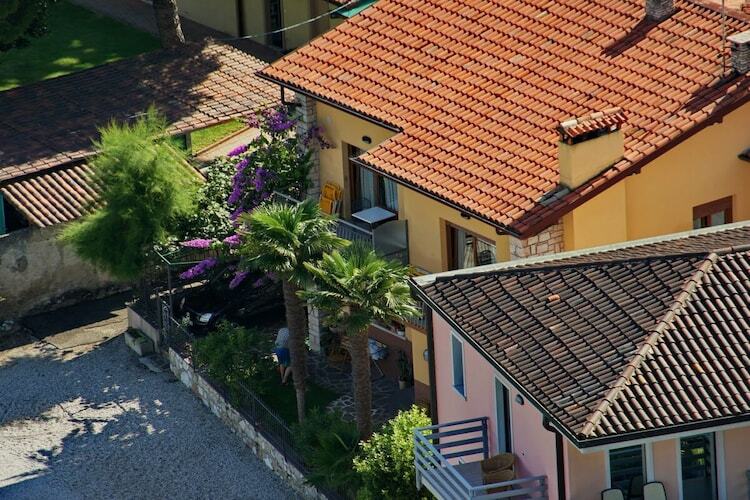 Maison au bord du lac à Malcesine, balcon vue eau - Photo 18