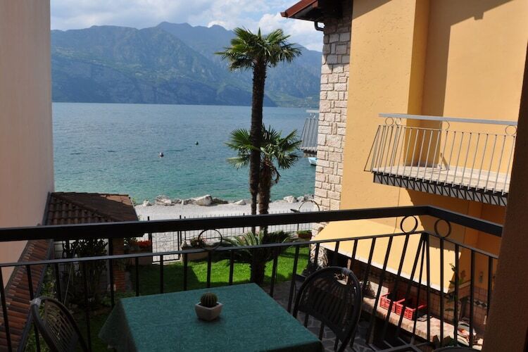 Maison au bord du lac à Malcesine, balcon vue eau - Photo 19