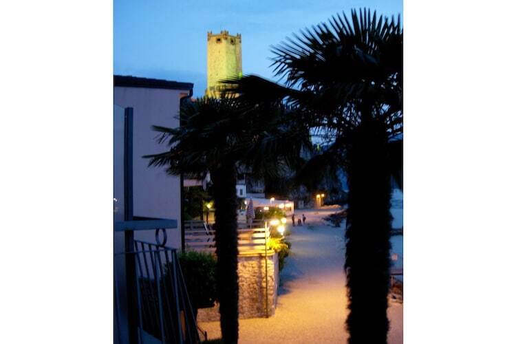 Maison au bord du lac à Malcesine, balcon vue eau - Photo 30