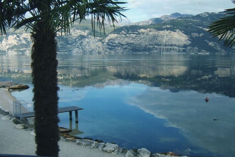 Maison au bord du lac à Malcesine, balcon vue eau - Photo 31