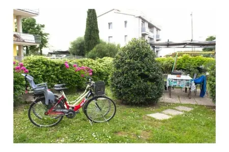 Casa Natalia à Peschiera del Garda : maison 2 chambres avec jardin : photo 6
