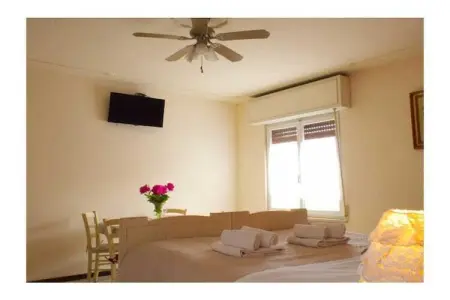Casa Natalia à Peschiera del Garda : maison 2 chambres avec jardin : photo 12