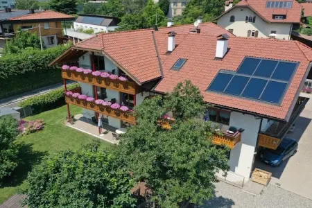 Appartement Sommerwind à Lana, 70 m², balcon sud : photo 1