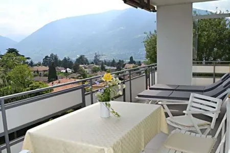 Maison de vacances spacieuse dans un parc à Meran : photo 3