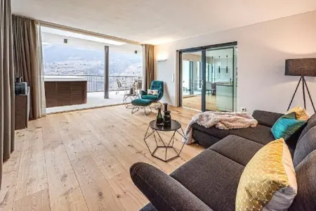 Penthouse Skygarden à Schenna, balcon panoramique 100 m² : photo 10