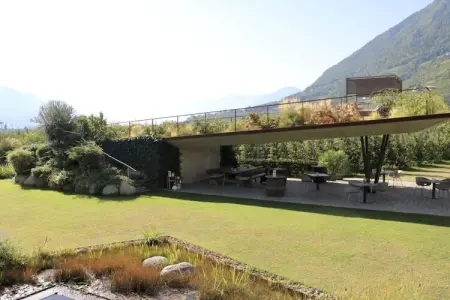 Maison avec verger bio et étang à Algund : photo 3