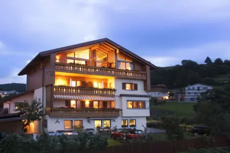 Maison de vacances avec vue panoramique, Lajen : photo 1