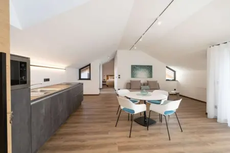 Appartement Turmalin à Kaltern, 3 terrasses sur le toit : photo 1