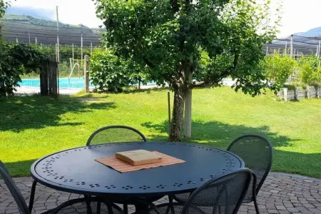 Maison au cœur des vergers avec piscine privée : photo 2