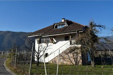 Maison au cœur des vergers avec piscine privée : photo 4