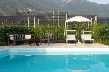 Maison au cœur des vergers avec piscine privée : photo 9