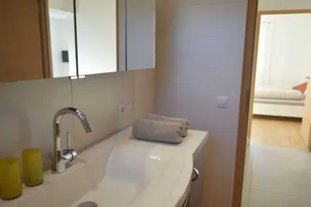 Maison au cœur des vergers avec piscine privée : photo 17