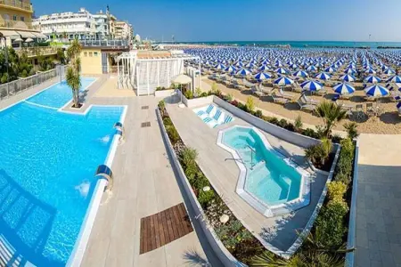 Maison 2 chambres Cattolica, centre-ville avec piscine : photo 8