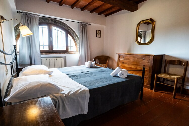 Maison en domaine viticole toscan avec piscine - Photo 12