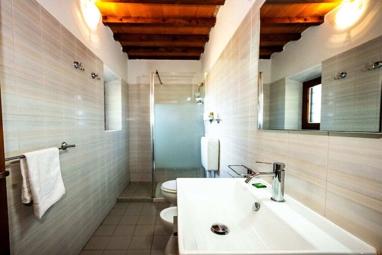 Maison en domaine viticole toscan avec piscine - Photo 13