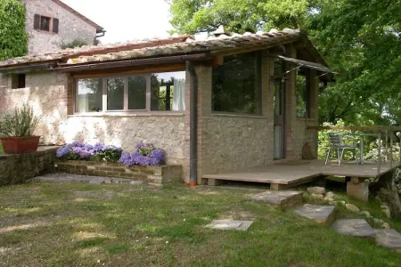 Casa Piccola à Ville di Corsano, 35 m² avec terrasse sur étang : photo 2